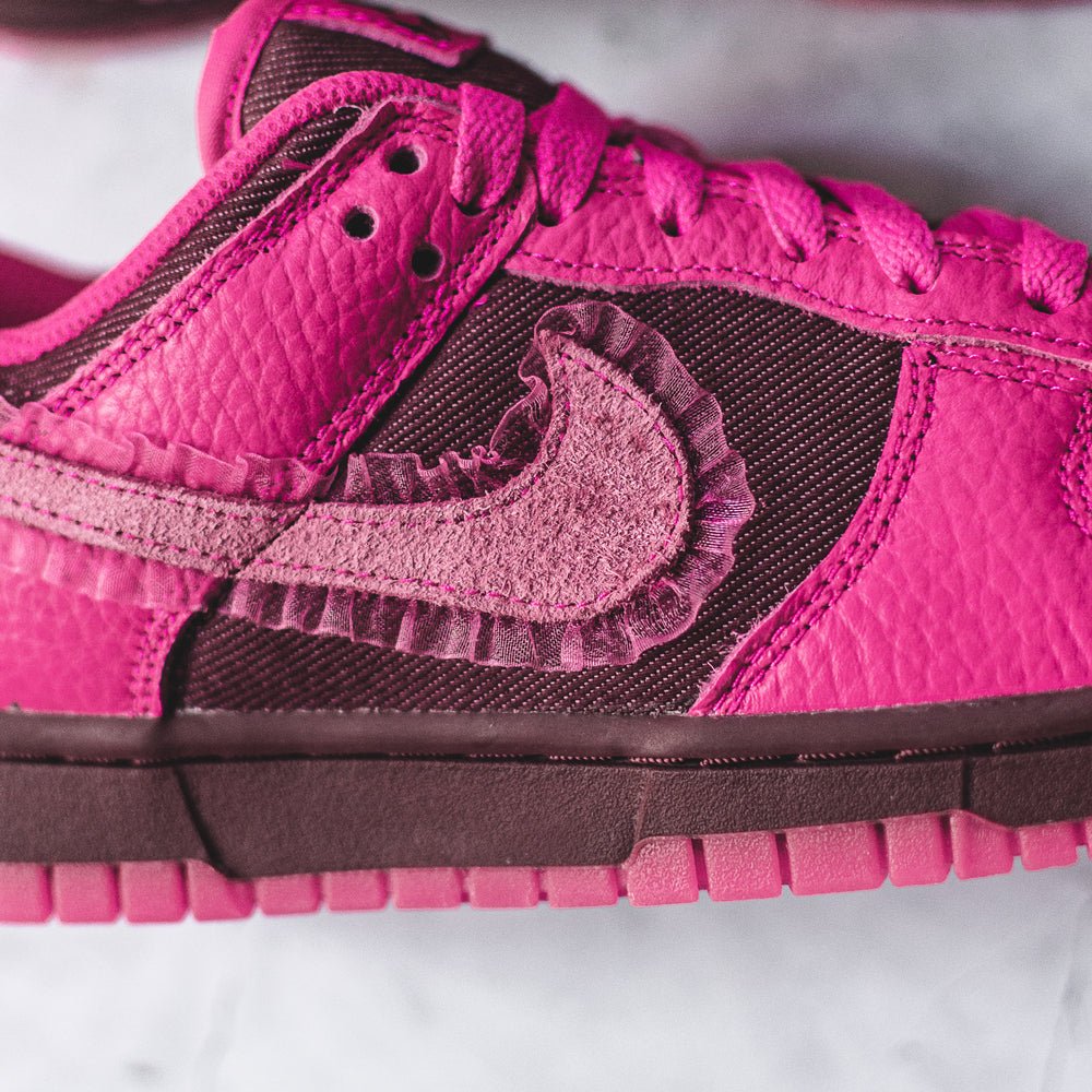 Nike Dunk Low Valentine's Day (2022) (W)