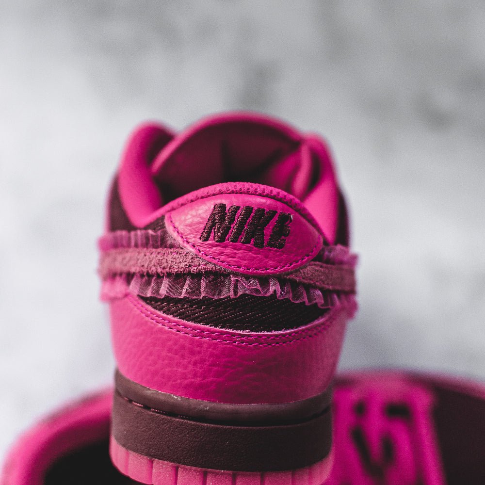 Nike Dunk Low Valentine's Day (2022) (W)