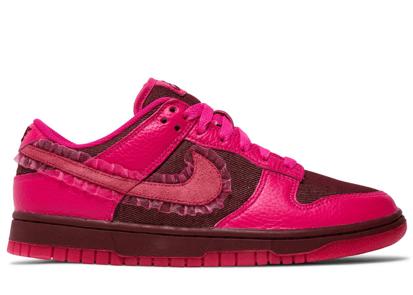 Nike Dunk Low Valentine's Day (2022) (W)